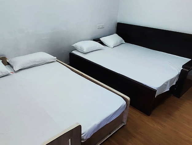 venkatessh-puram-lake-resort-room04.jpg