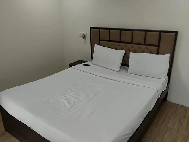 venkatessh-puram-lake-resort-room09.jpg