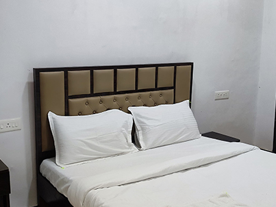 venkatessh-puram-Suit-Room2
